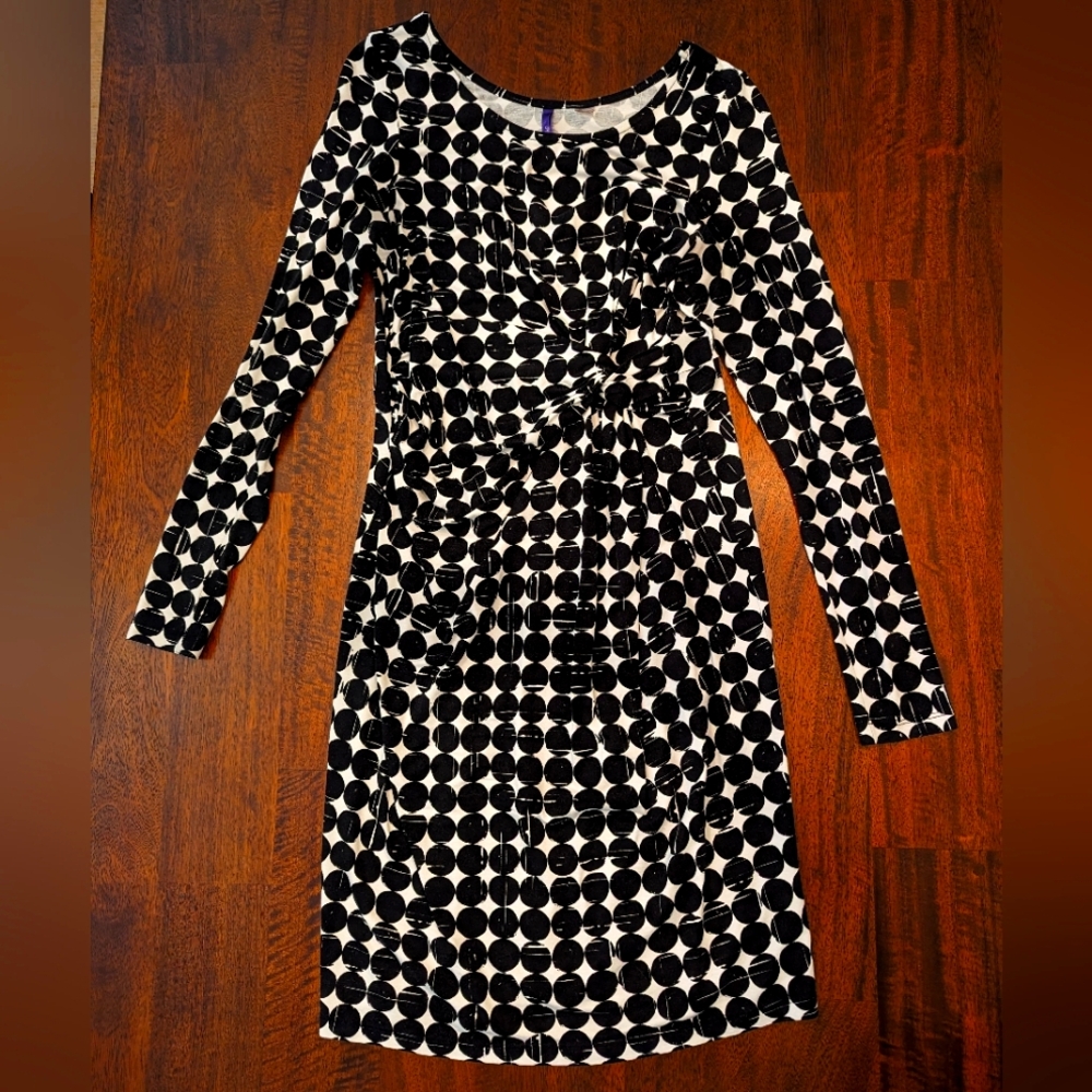 Seraphine Maternity size 6 long sleeve dress
